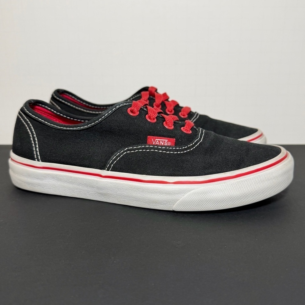 Youth VANS Authentic Low Black & Red Lace Up Sneakers / Size 5